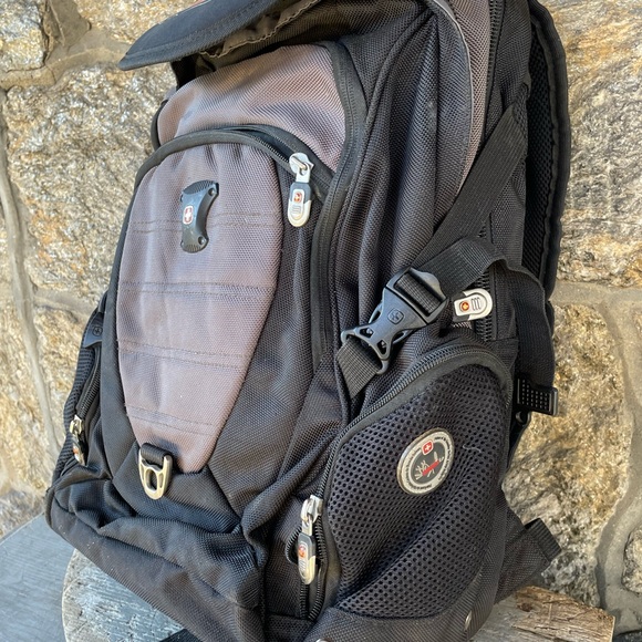 Swiss Army Backpack - Picture 2 of 9